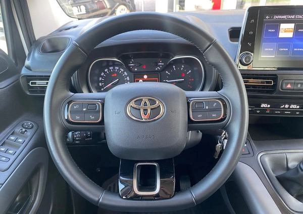 Toyota Proace City Verso cena 101000 przebieg: 30660, rok produkcji 2020 z Kalisz małe 596